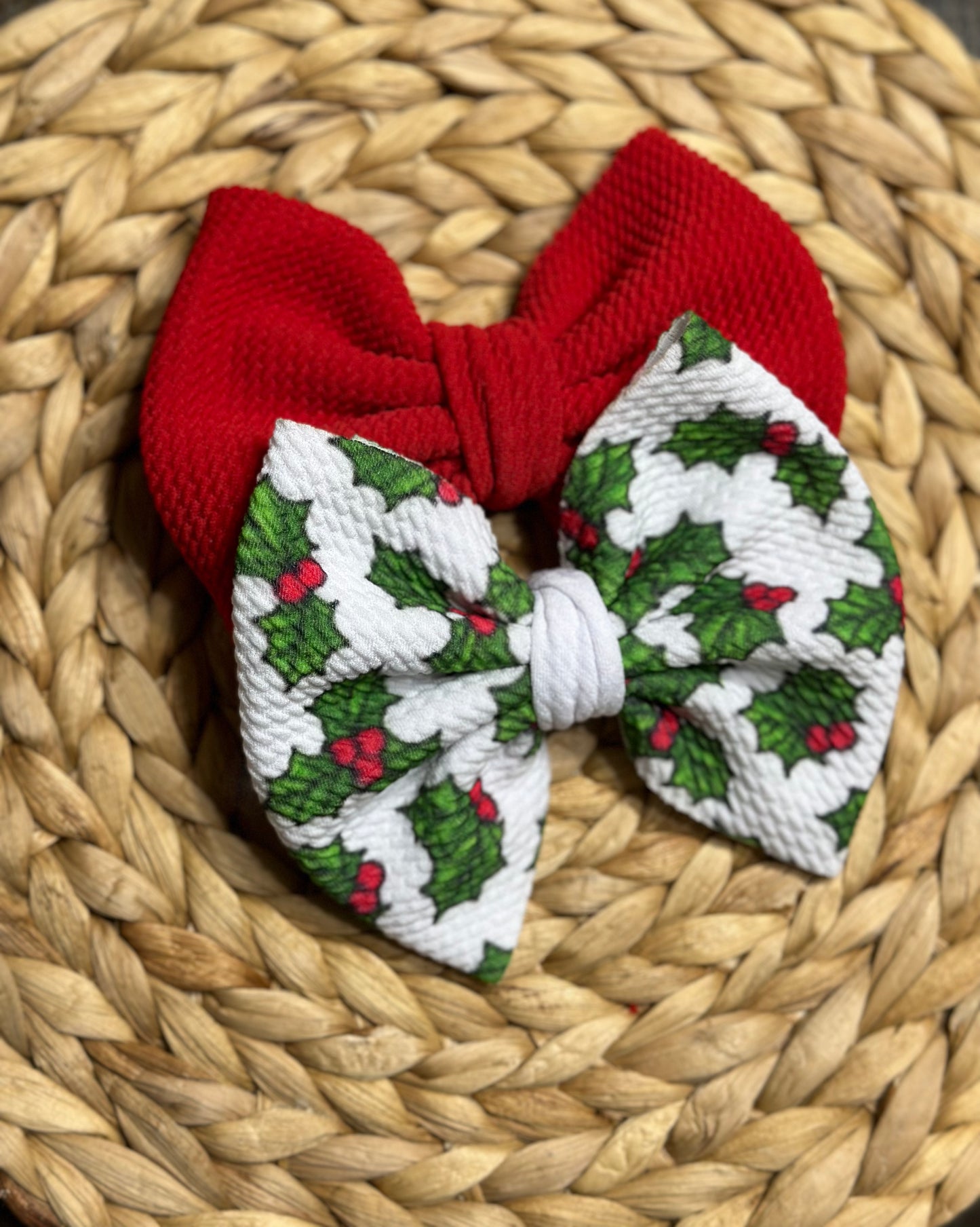 Mistletoe Kisses🎄